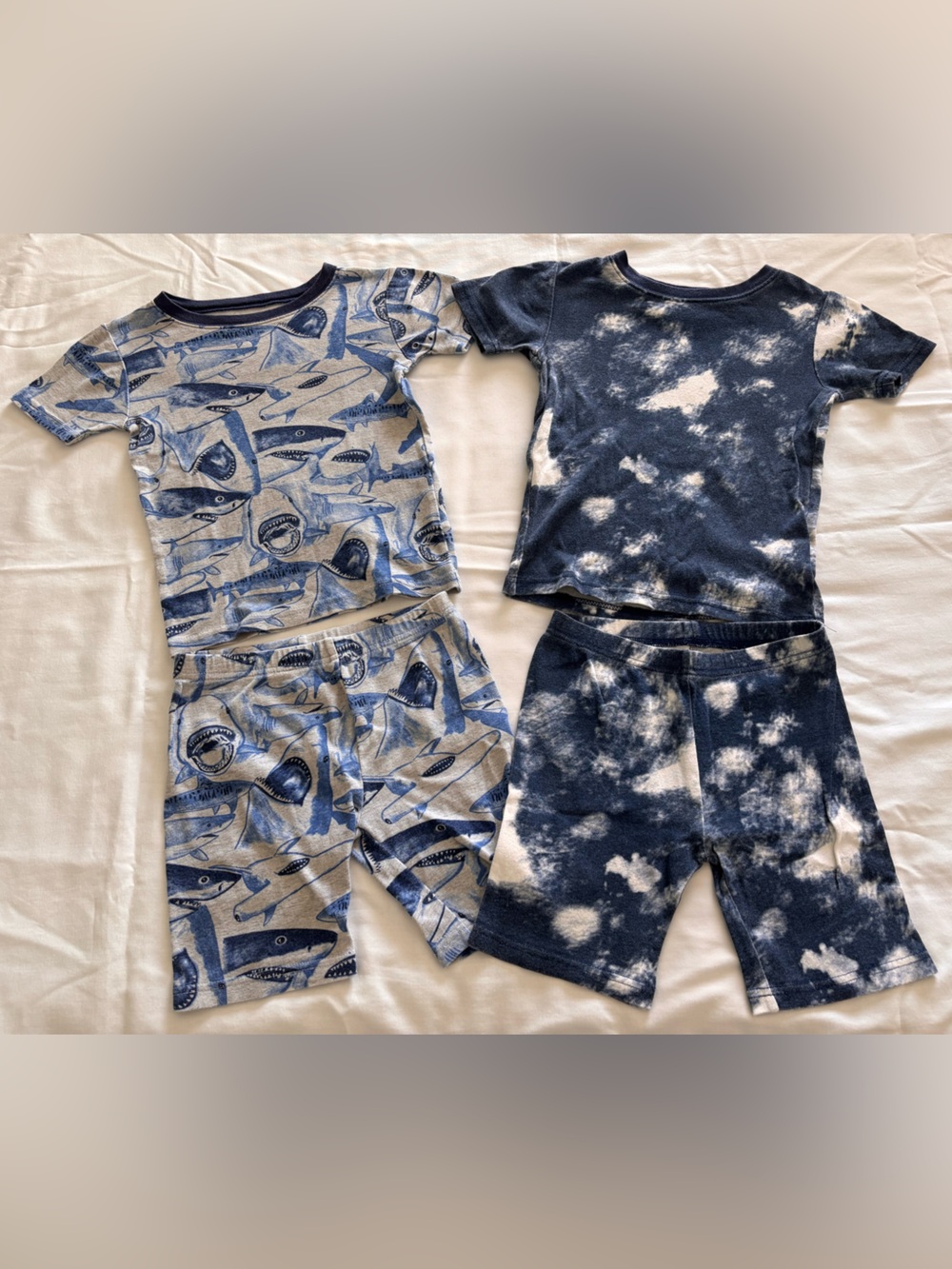 Carter’s Navy Shark & Tie-Dye Short Pajama Sets in size 6
